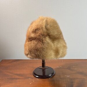 VTG Natural Fur Woman Winter Hat Small Classic Round Shape beige Gold Canadian